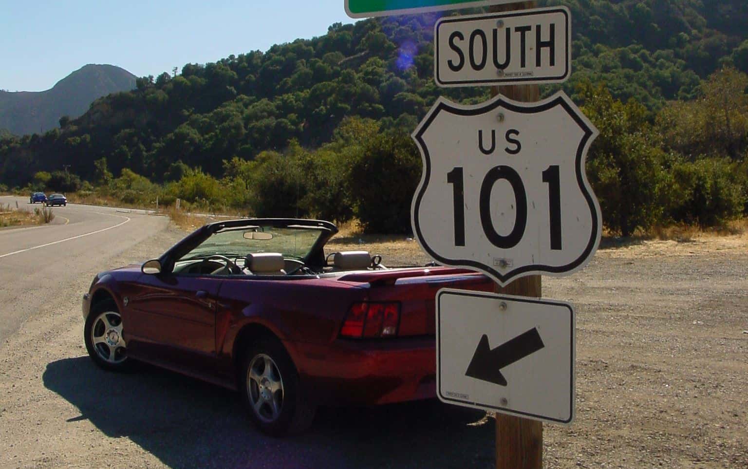 Mustang and 101 sign