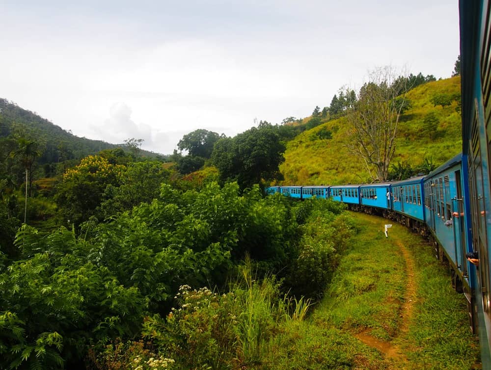 Train from Ella to Kandy curving around a hill