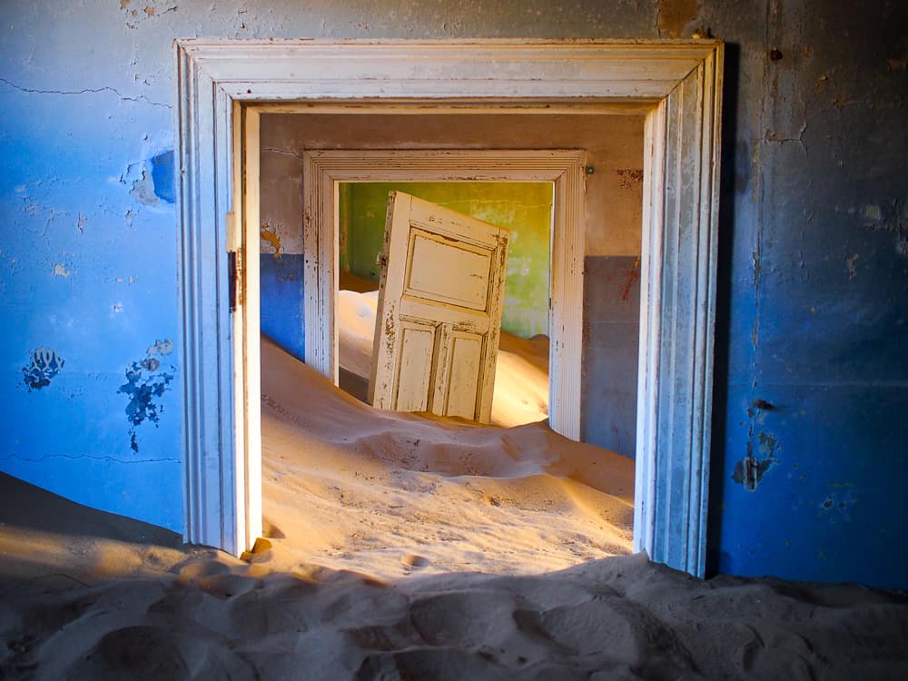 Kolmanskop doors