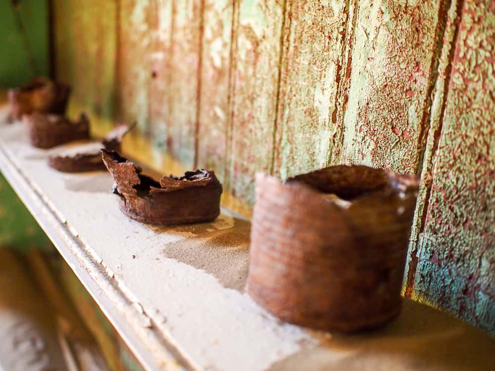 Rusted cans, Kolmanskop