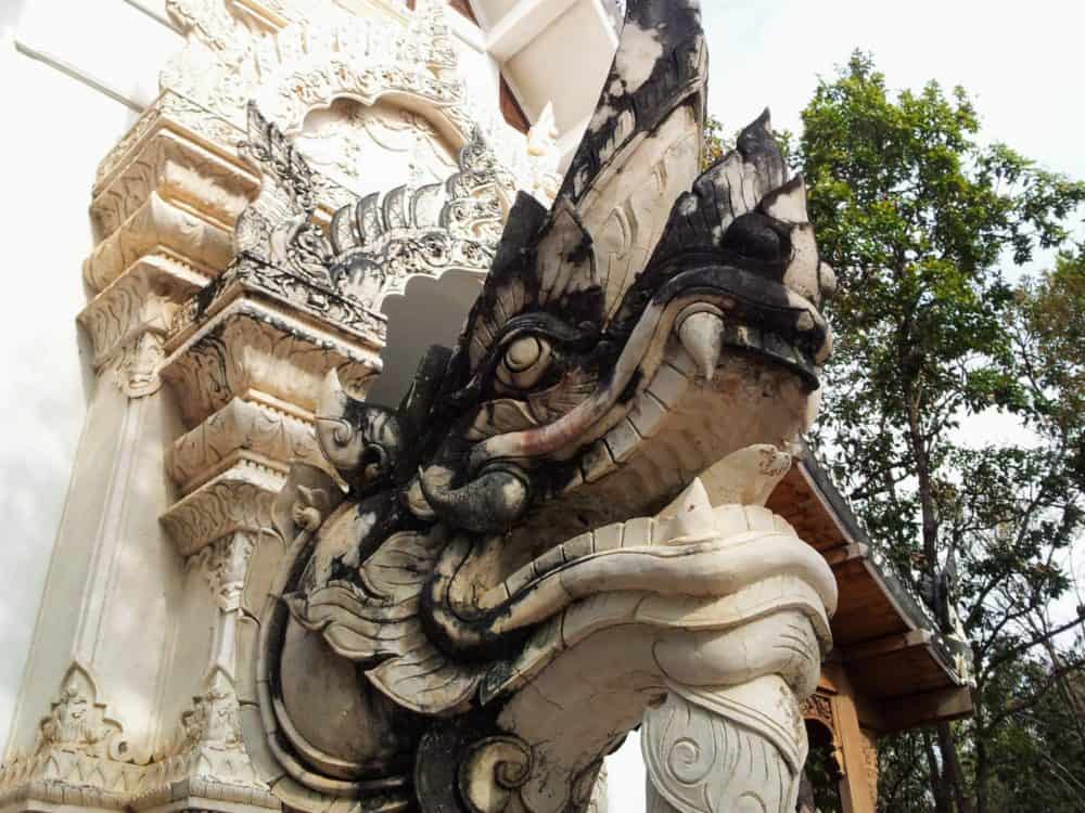 Dragon guard, Wat Analayo