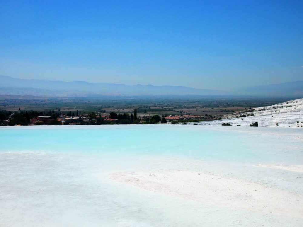 Wide overview of the travertine at Pamukkale