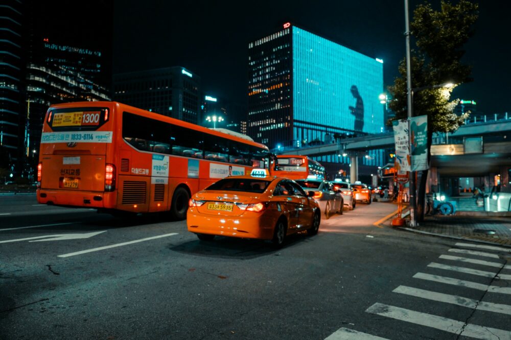 Taxi and bus driving at night in Seoul